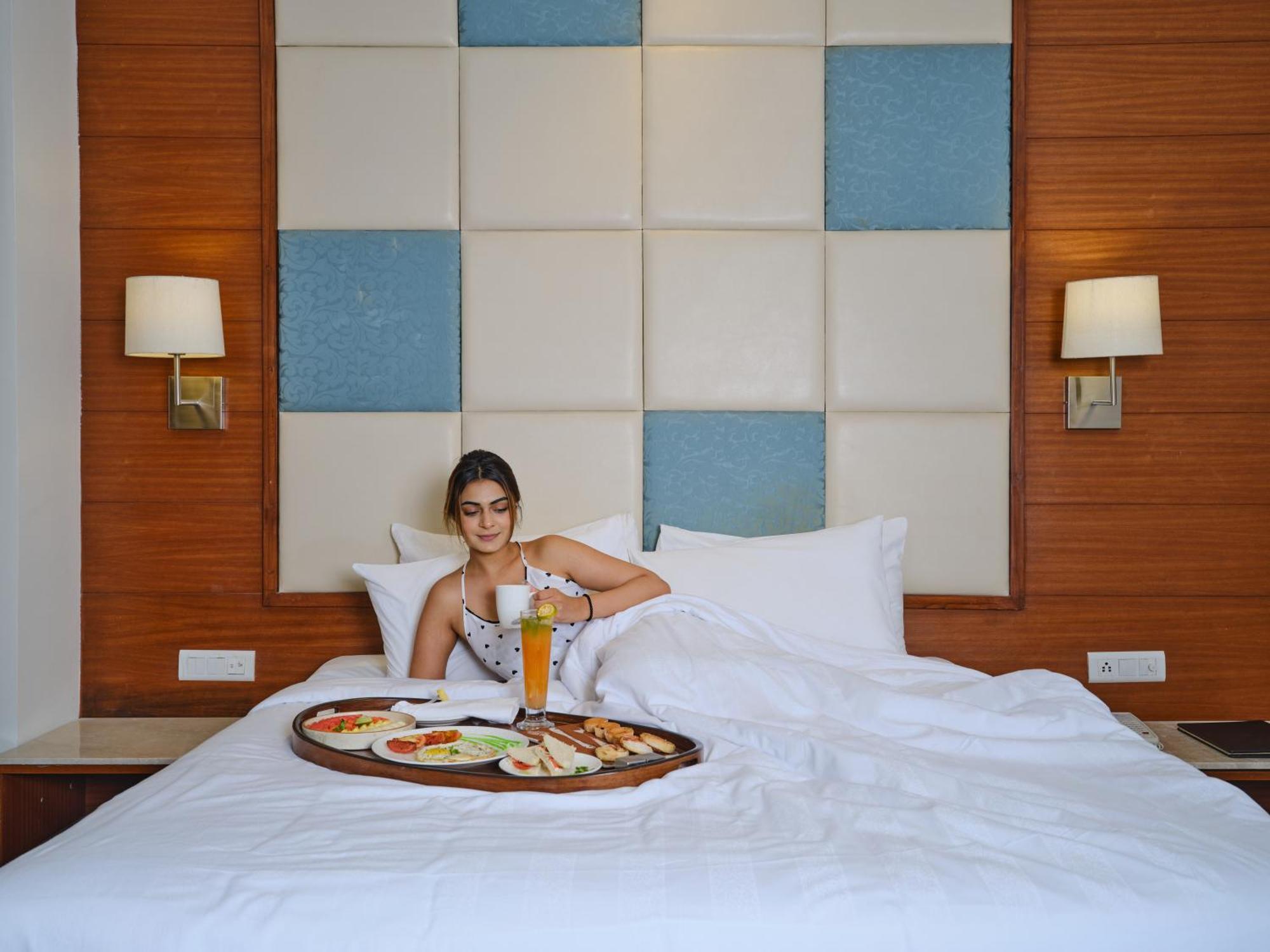 Best Western Country Woods Ambāla Exterior photo